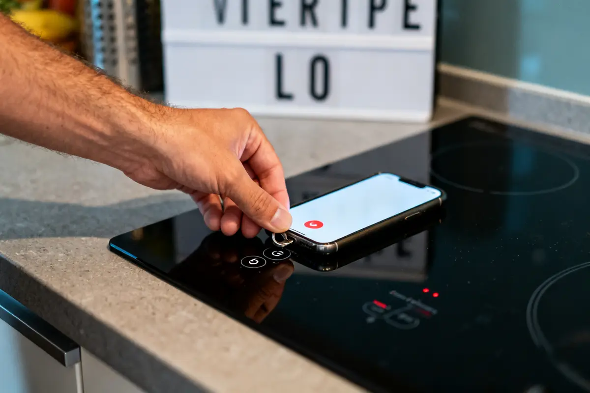 Comment enlever la sécurité enfant plaque vitro céramique rapidement ?